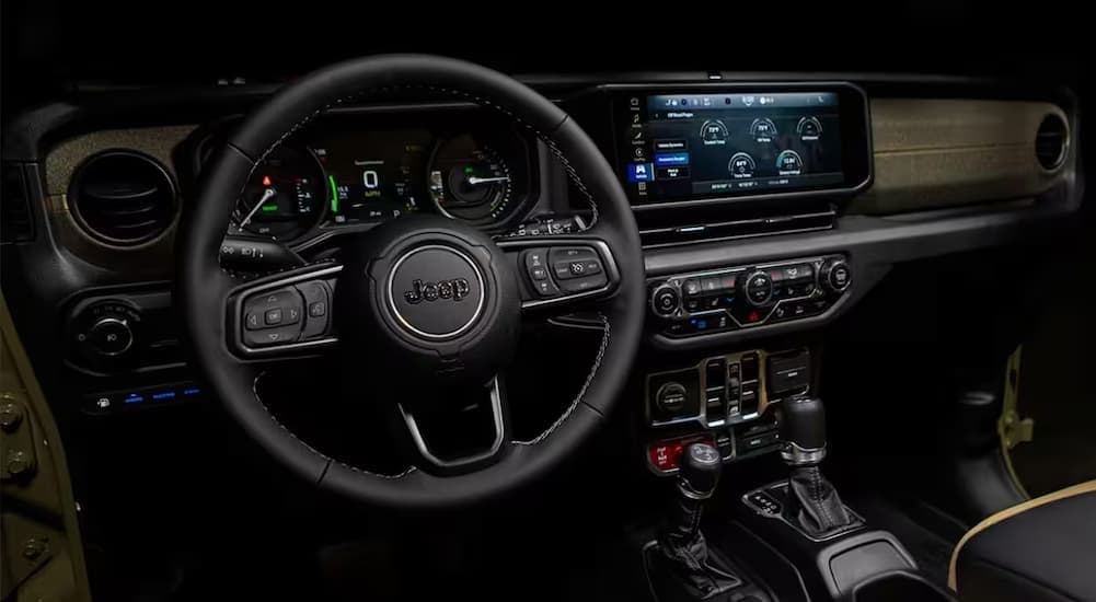 The black dash in a 2025 Jeep Wrangler Rubicon.