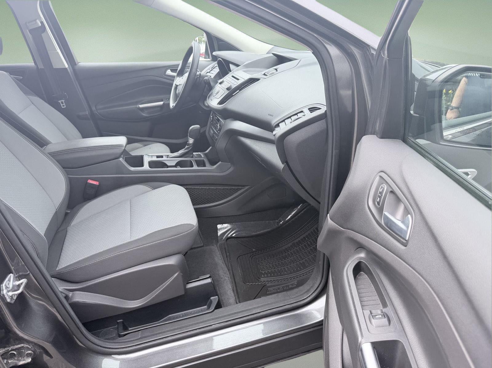 2017 Ford ESCAPE UTILI