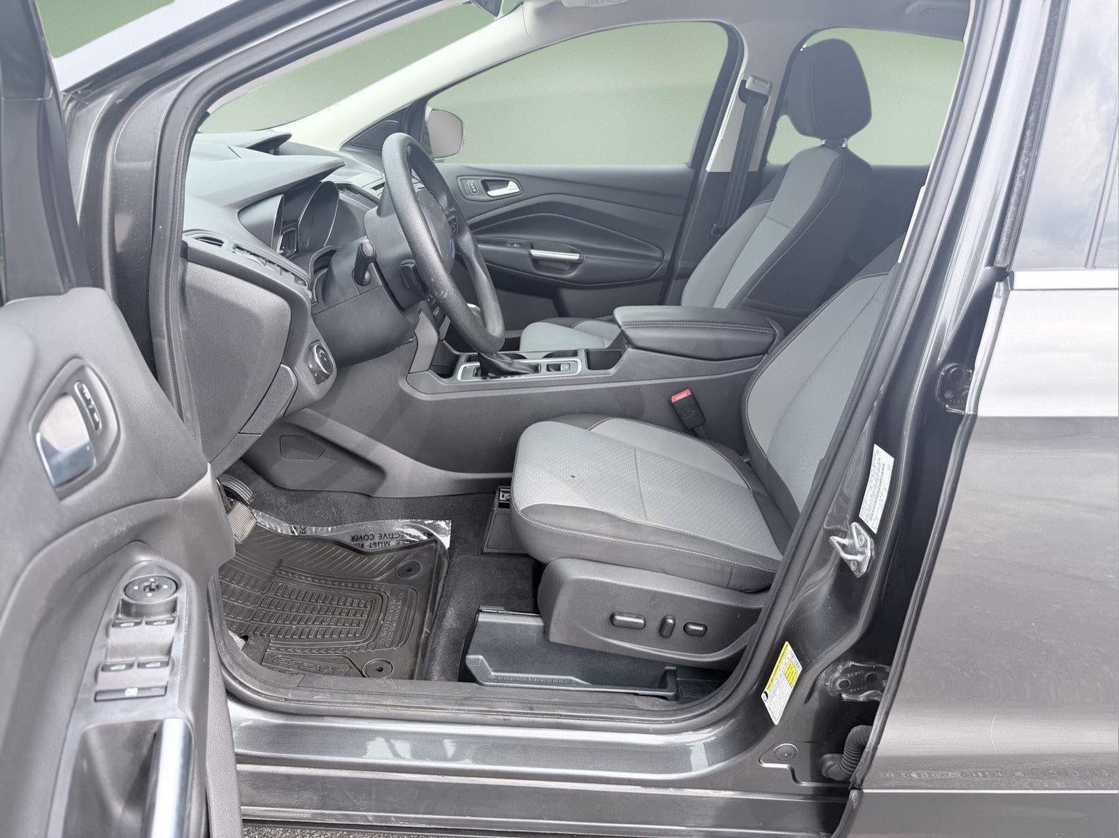 2017 Ford ESCAPE UTILI