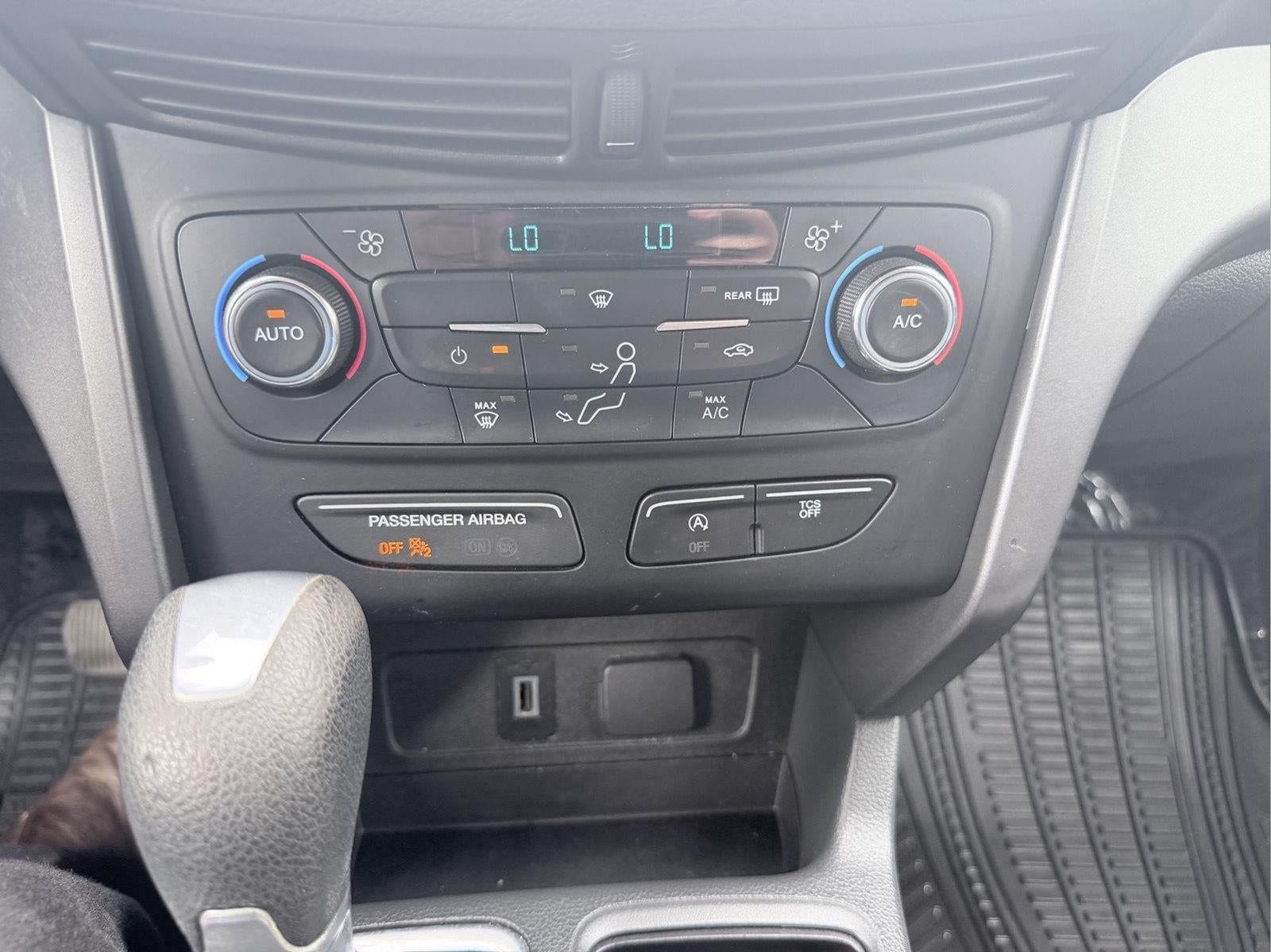 2017 Ford ESCAPE UTILI