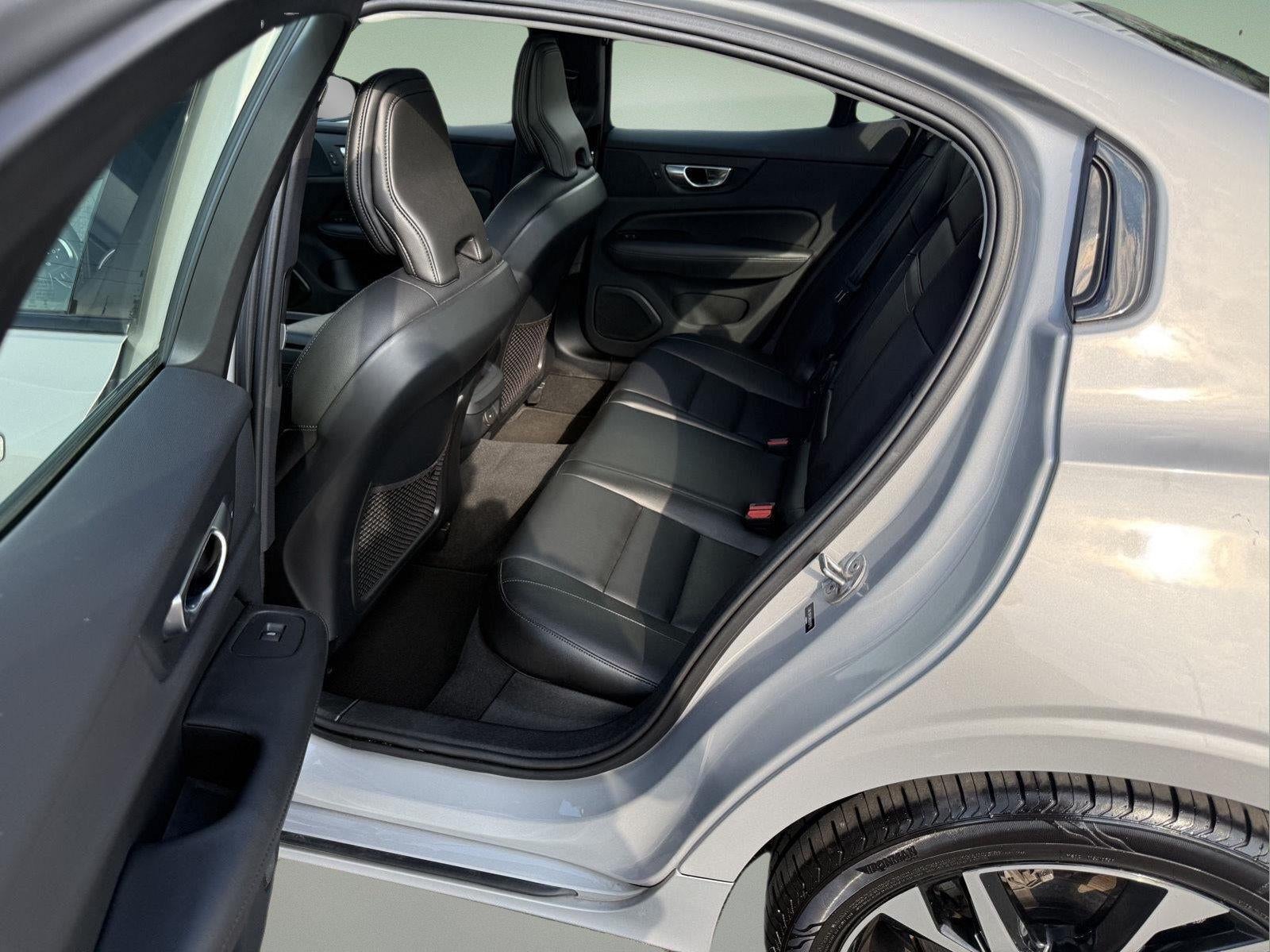 2024 Volvo S60 Core Dark Theme