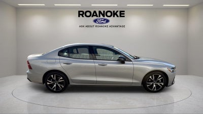 2024 Volvo S60 Core Dark Theme