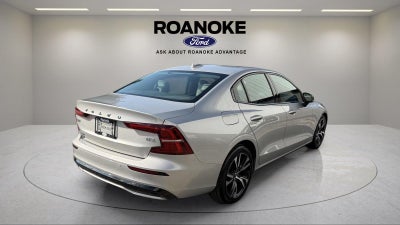 2024 Volvo S60 Core Dark Theme