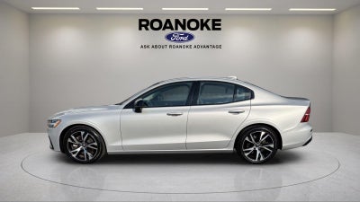 2024 Volvo S60 Core Dark Theme