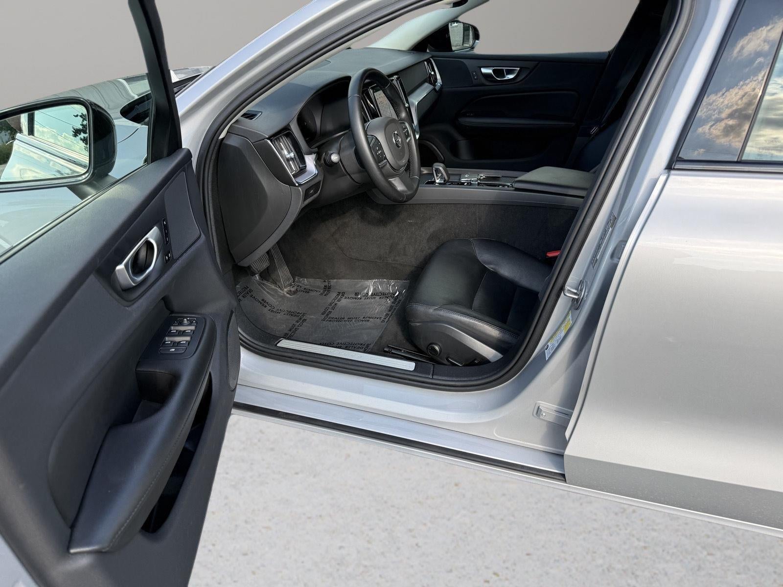 2024 Volvo S60 Core Dark Theme