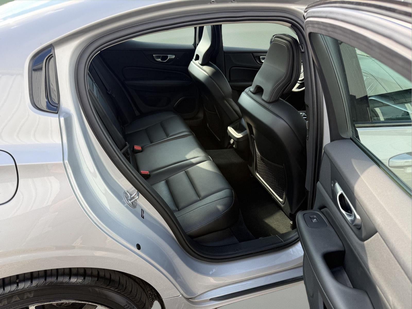 2024 Volvo S60 Core Dark Theme