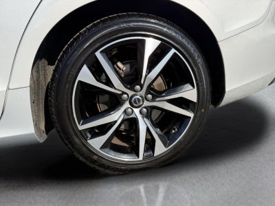2024 Volvo S60 Core Dark Theme