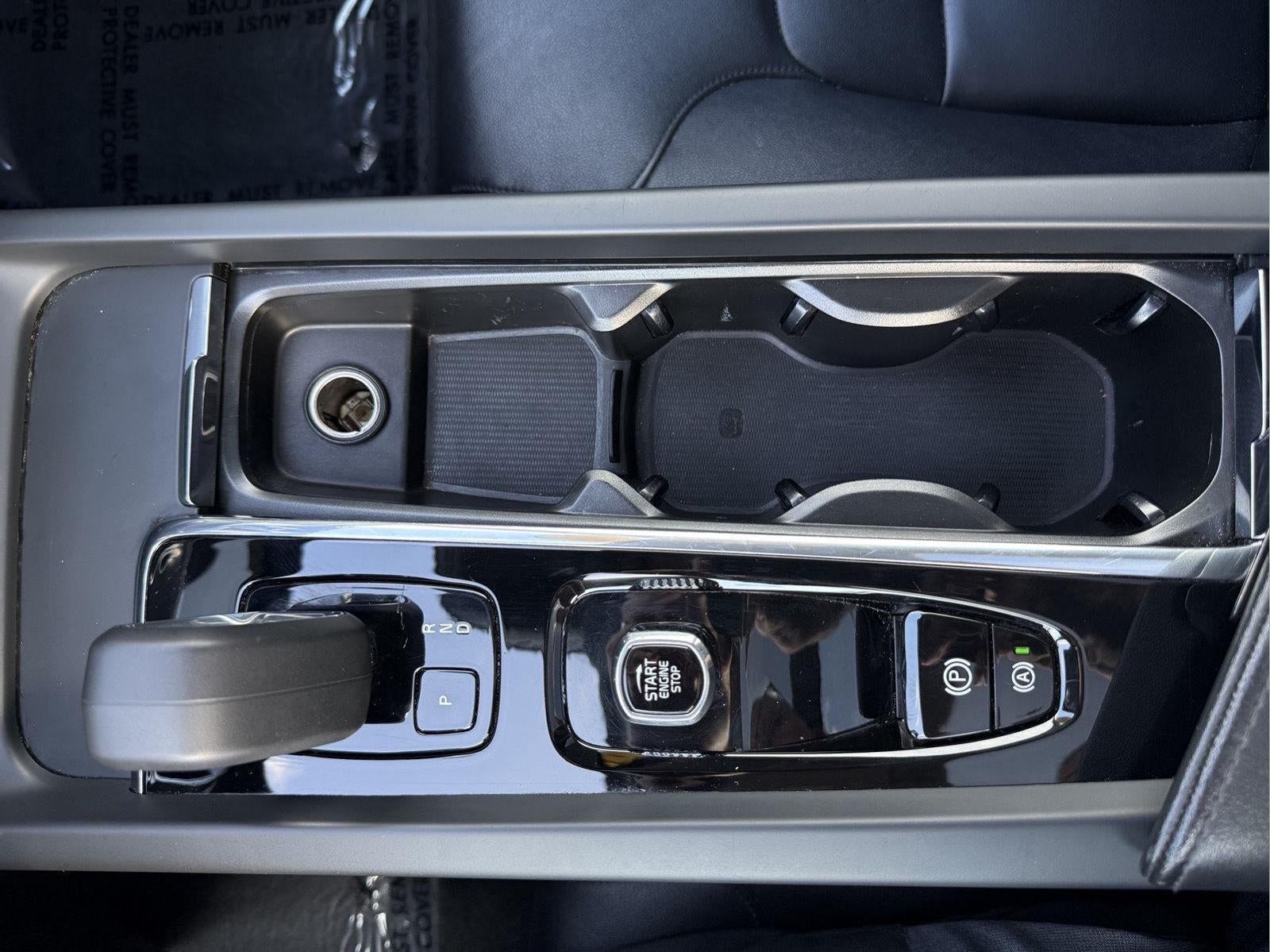 2024 Volvo S60 Core Dark Theme