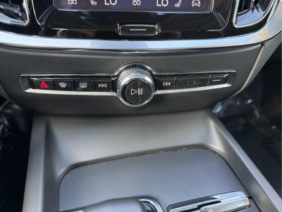 2024 Volvo S60 Core Dark Theme