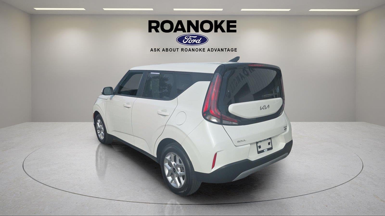 2025 Kia SOUL LX FWD