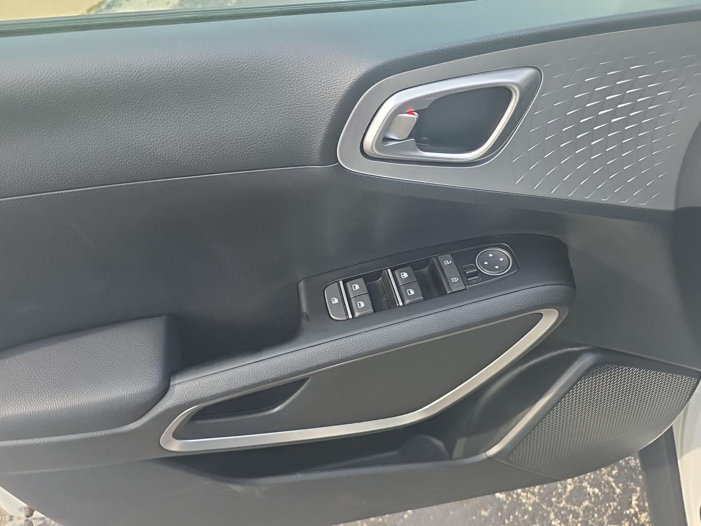 2025 Kia SOUL LX FWD