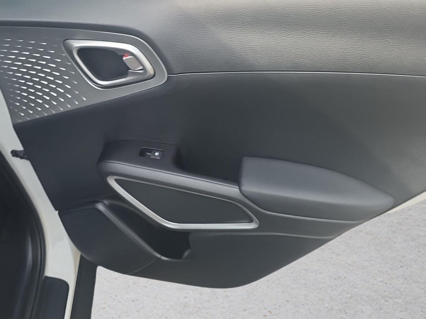 2025 Kia SOUL LX FWD