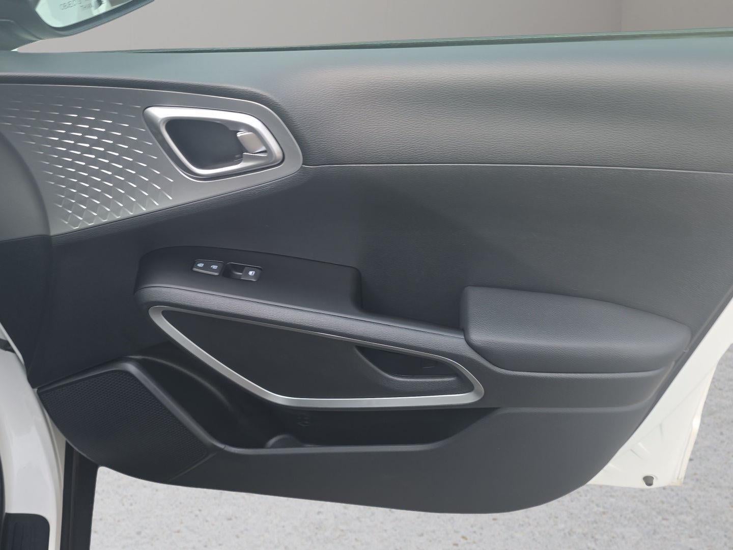 2025 Kia SOUL LX FWD