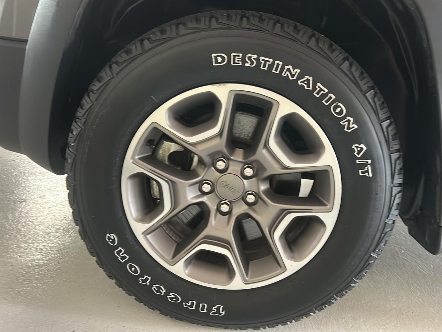 2022 Jeep Cherokee Trailhawk