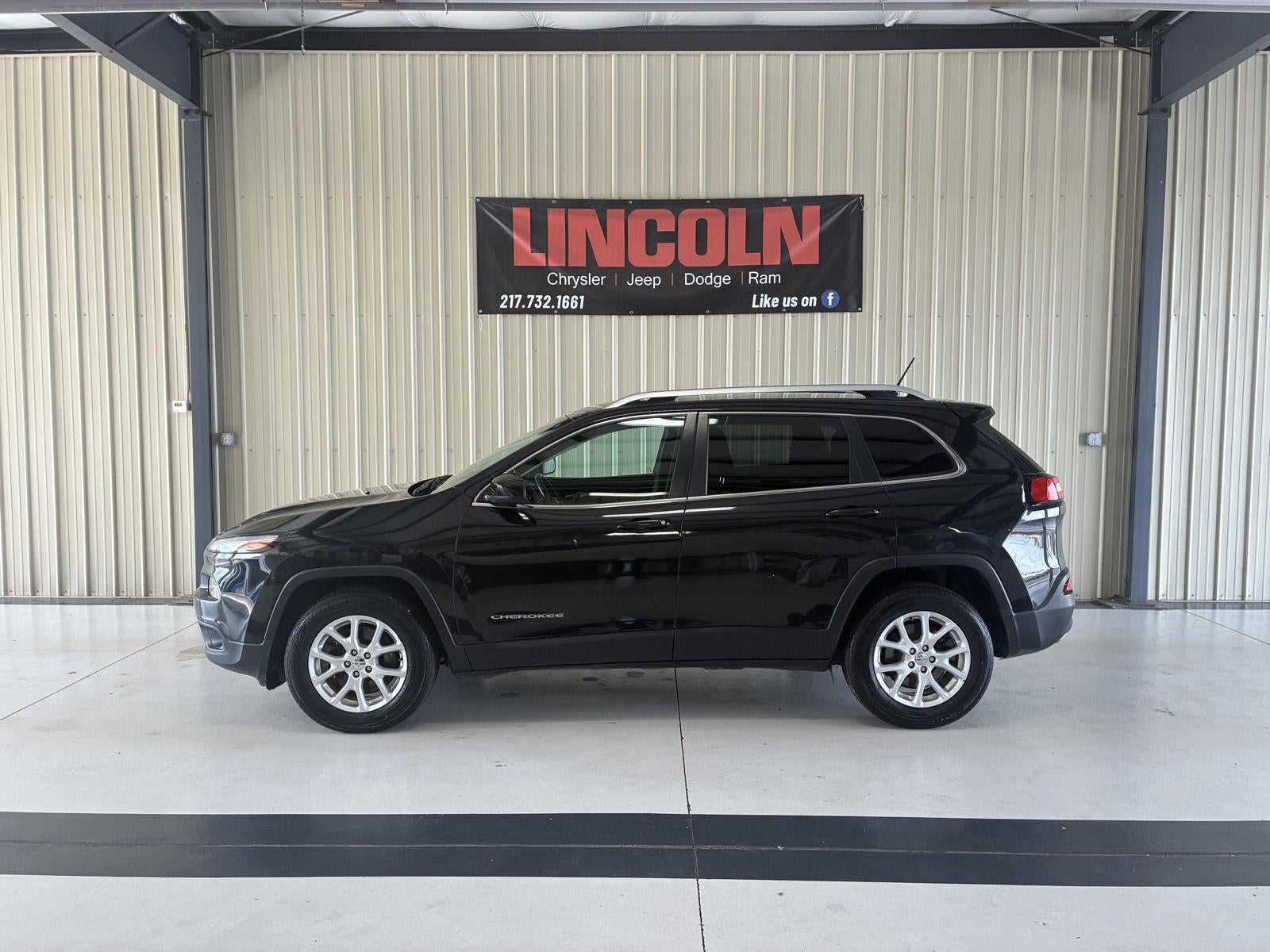 Used 2015 Jeep Cherokee Latitude with VIN 1C4PJMCS3FW665562 for sale in Lincoln, IL