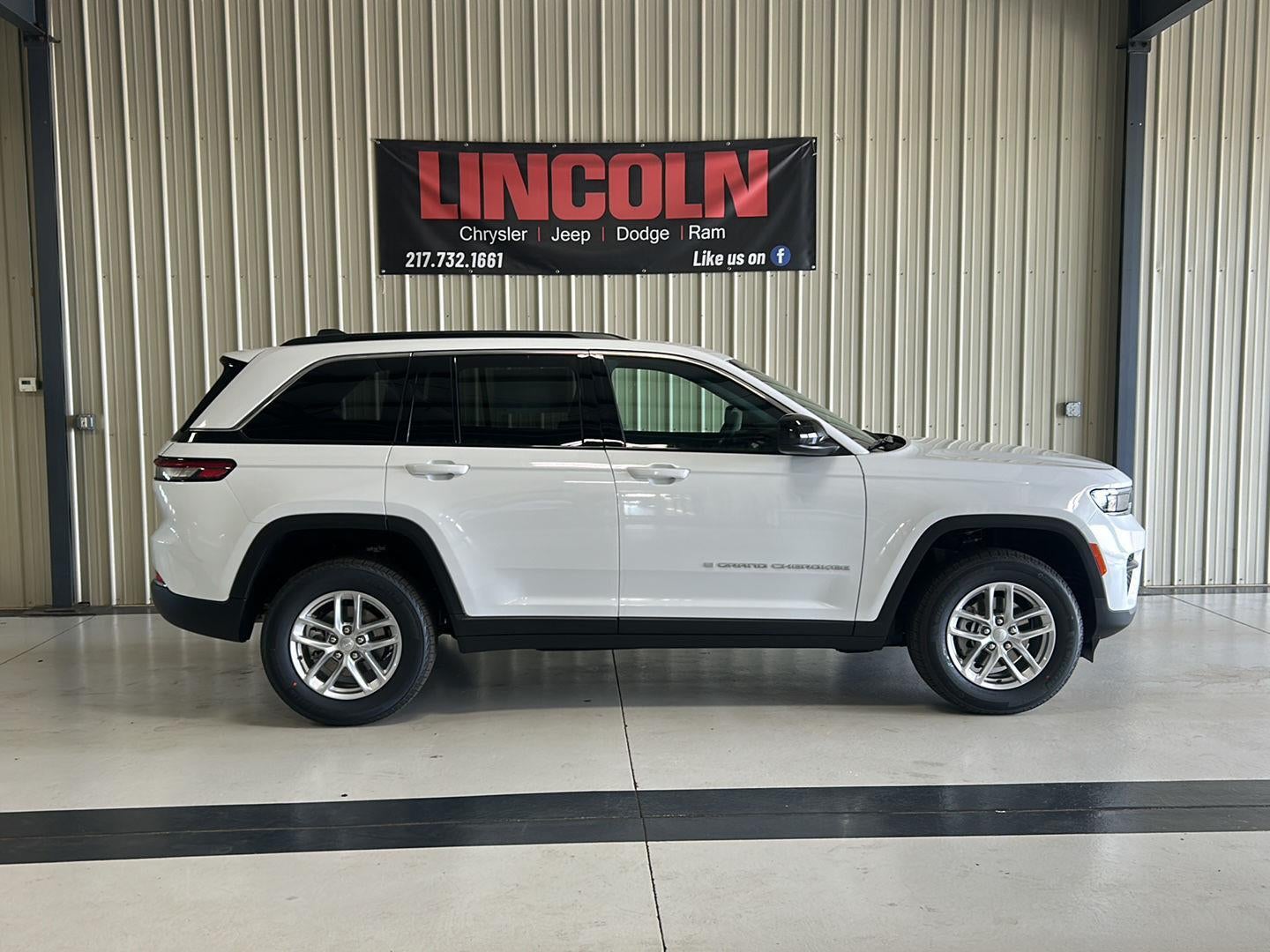2026 Jeep Grand Cherokee Laredo