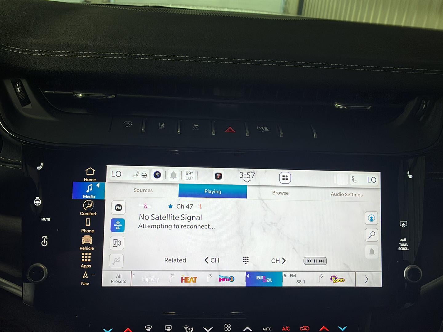 2027 Jeep Grand Cherokee Laredo Altitude