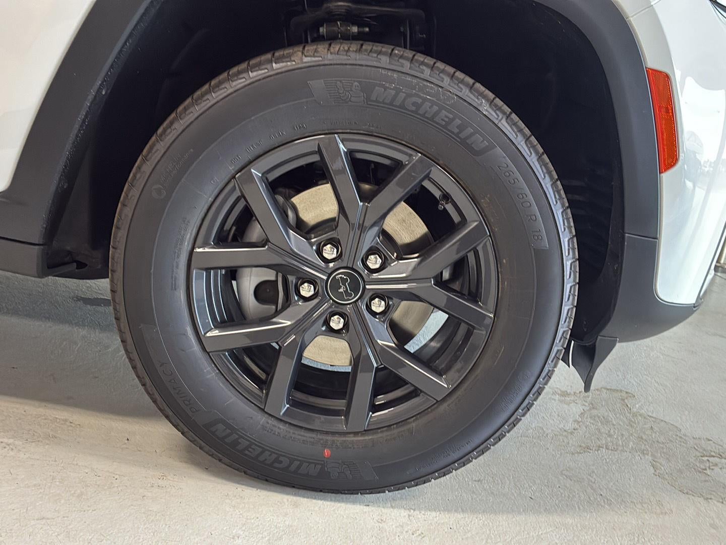2027 Jeep Grand Cherokee Laredo Altitude