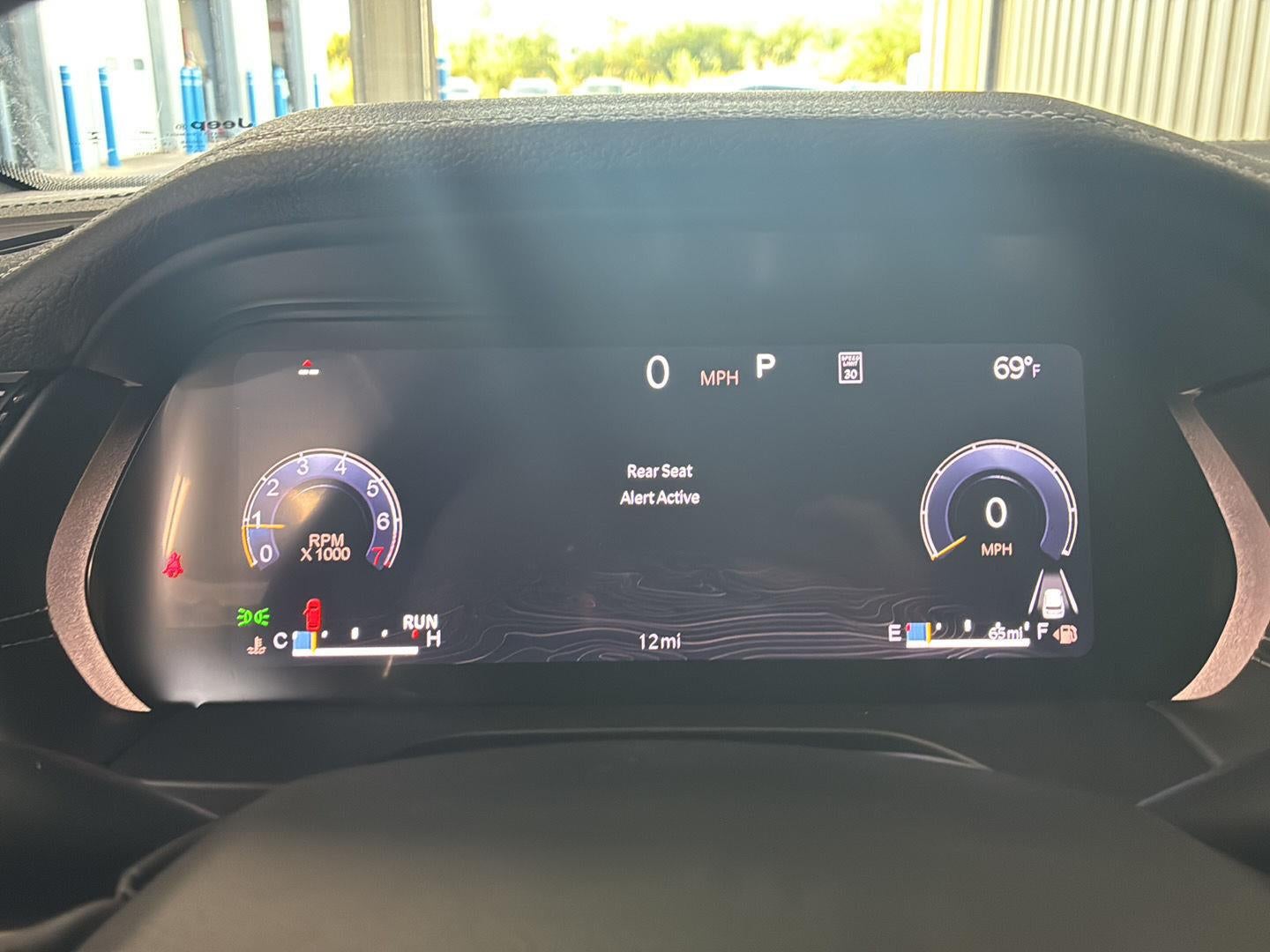2027 Jeep Grand Cherokee Laredo Altitude