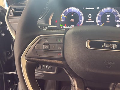 2027 Jeep Grand Cherokee Laredo Altitude