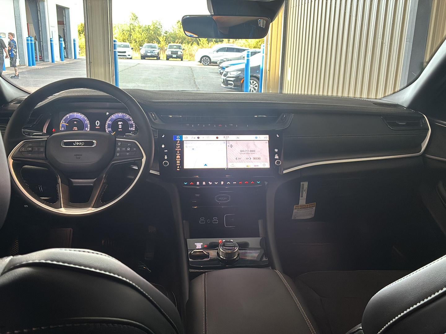 2027 Jeep Grand Cherokee Laredo Altitude