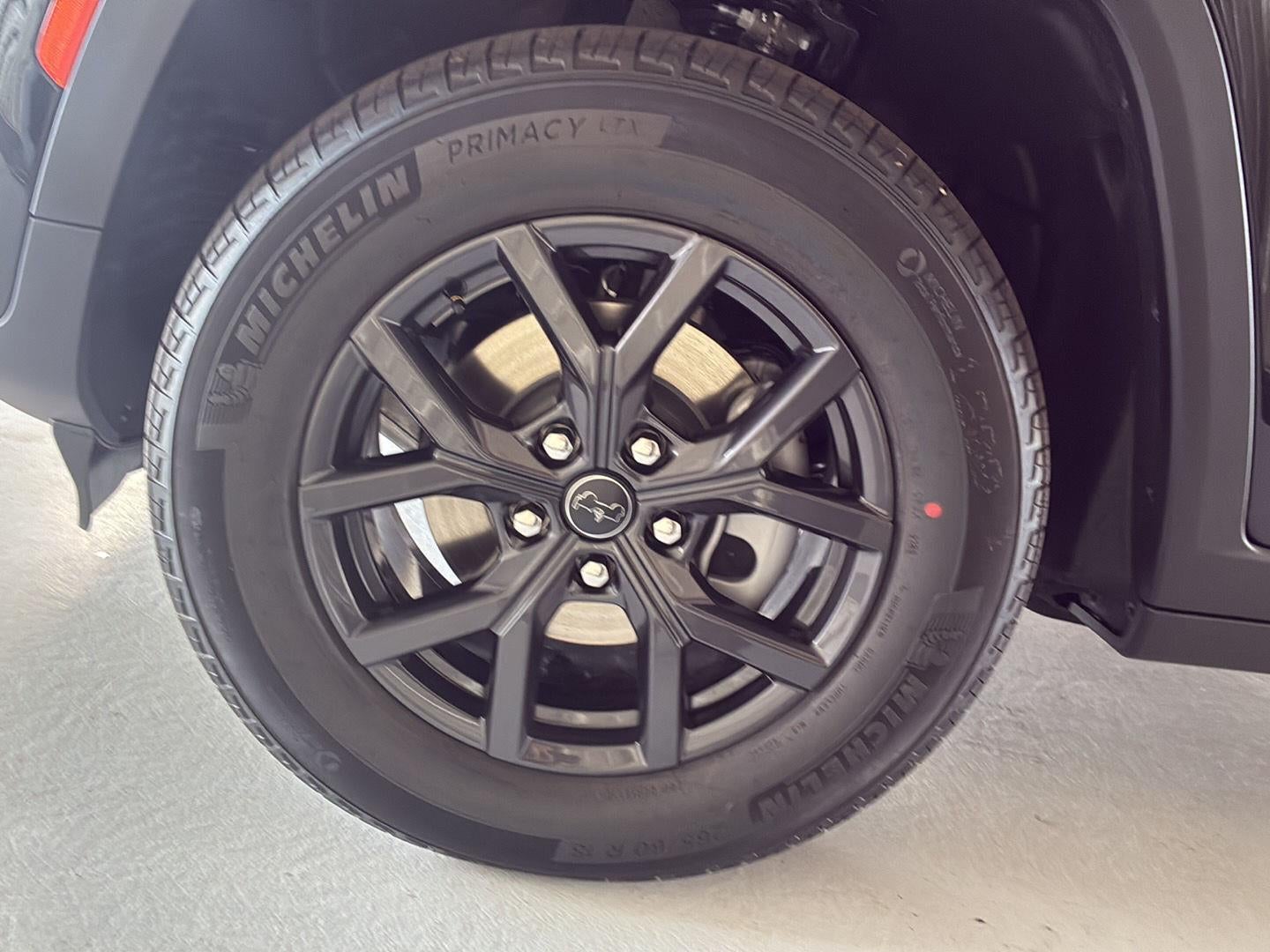 2027 Jeep Grand Cherokee Laredo Altitude