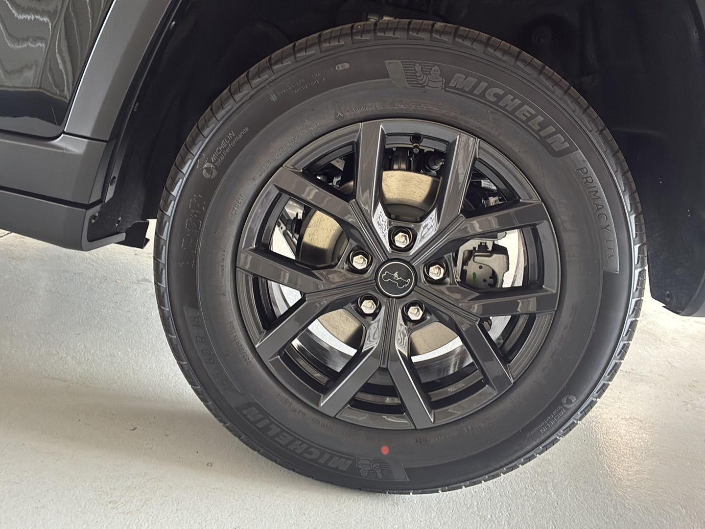 2027 Jeep Grand Cherokee Laredo Altitude