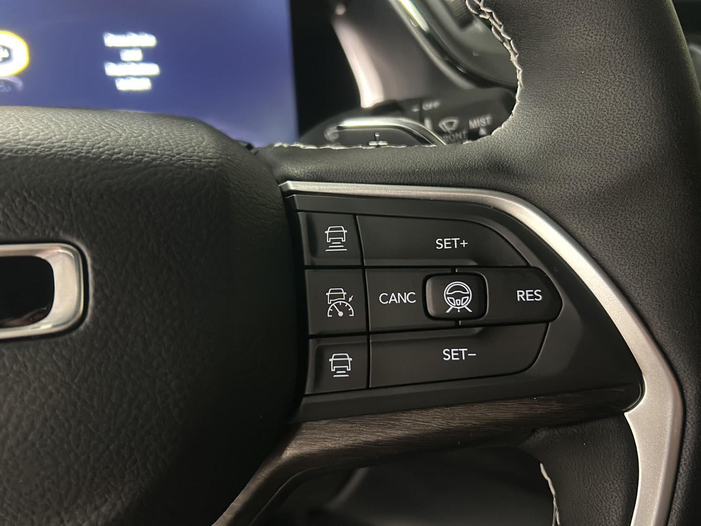 2026 Jeep Grand Cherokee Laredo Altitude