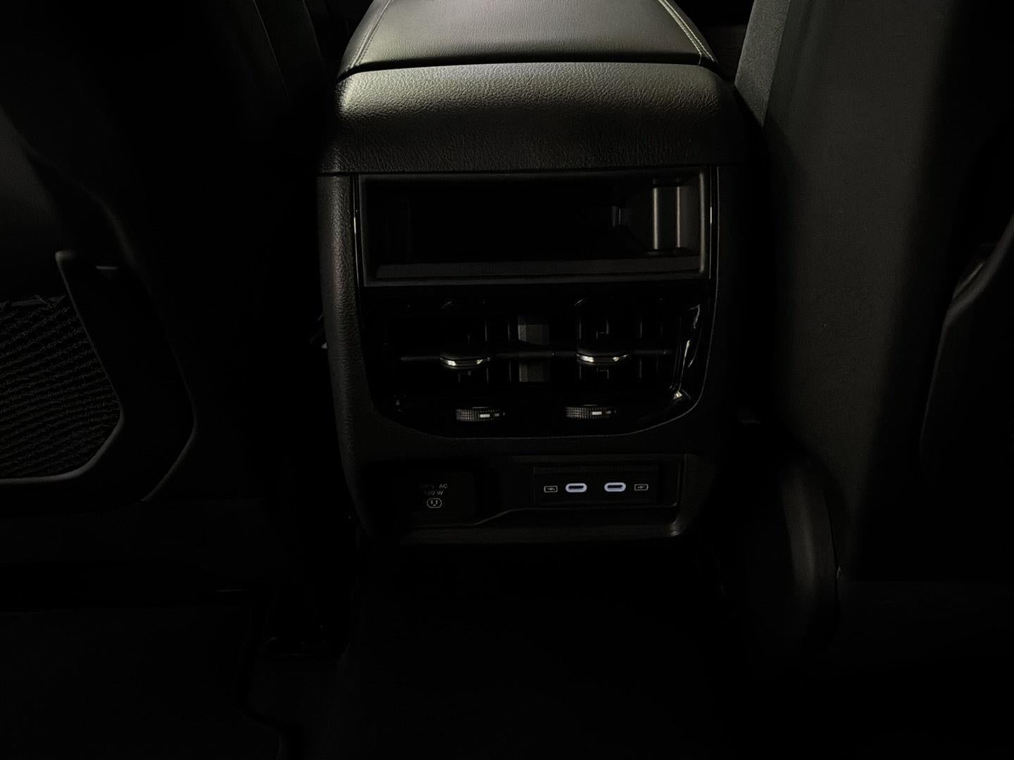2027 Jeep Grand Cherokee Laredo Altitude