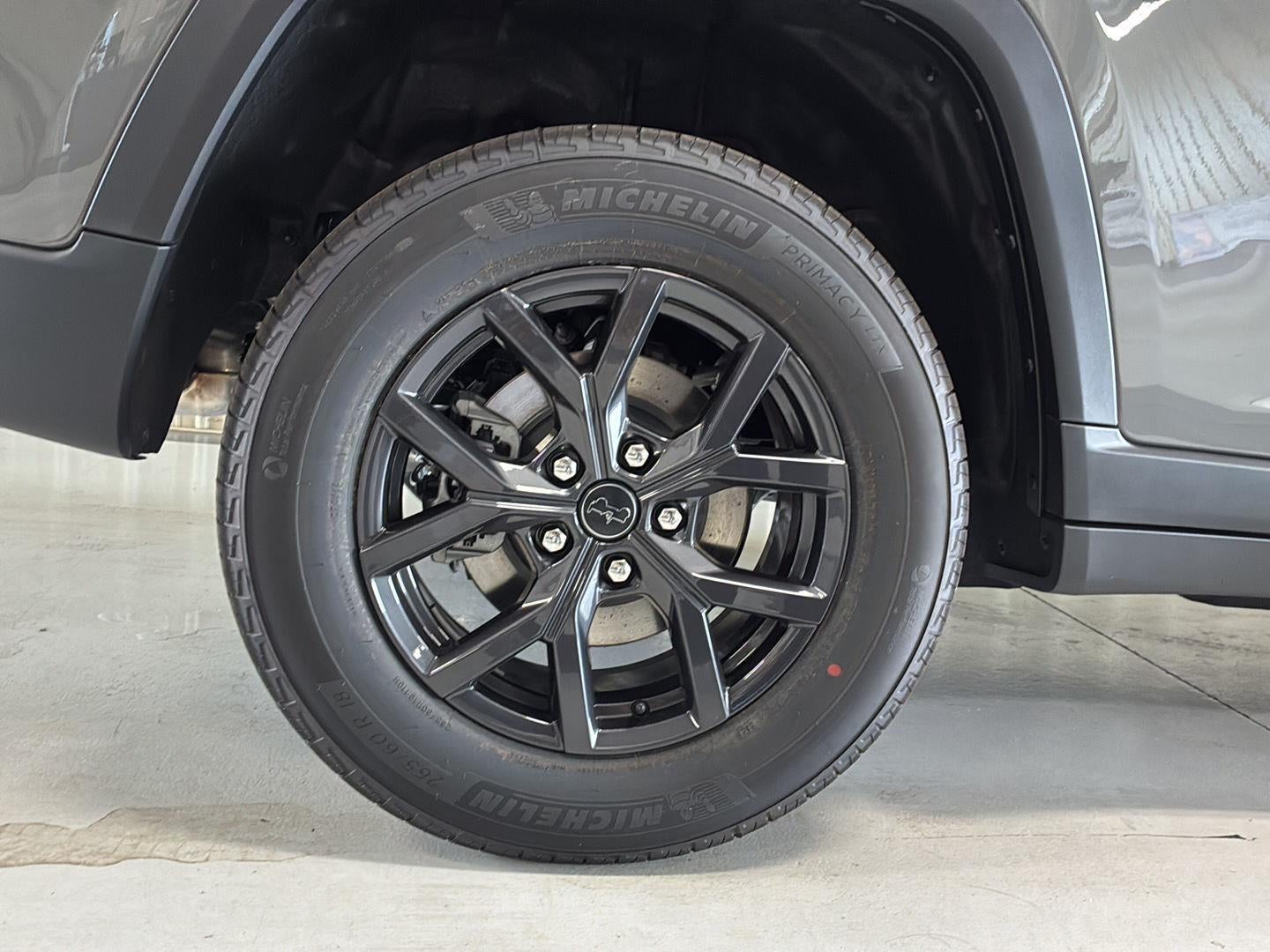 2027 Jeep Grand Cherokee Laredo Altitude