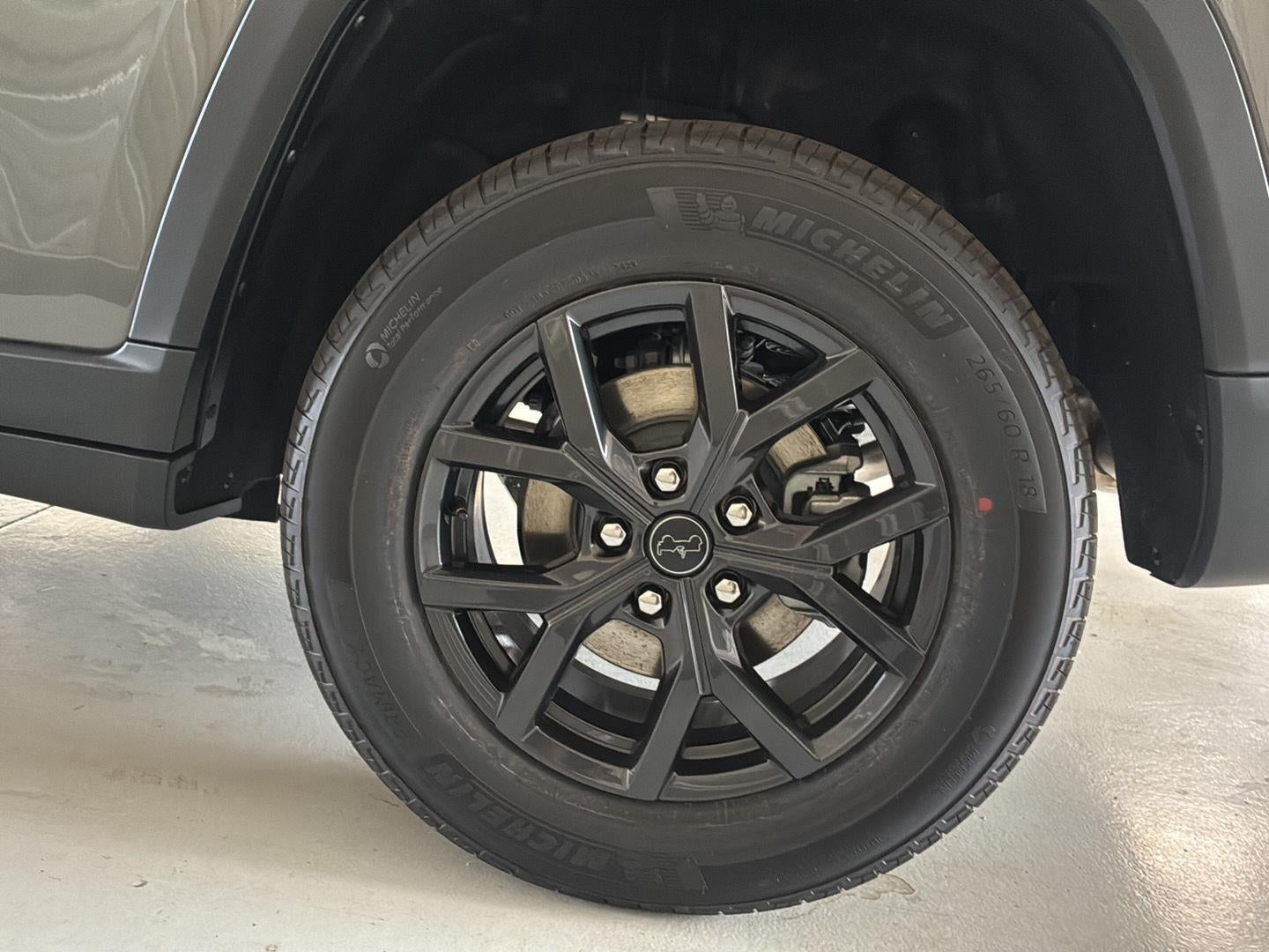 2027 Jeep Grand Cherokee Laredo Altitude