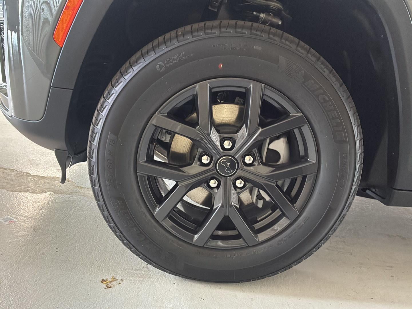 2027 Jeep Grand Cherokee Laredo Altitude