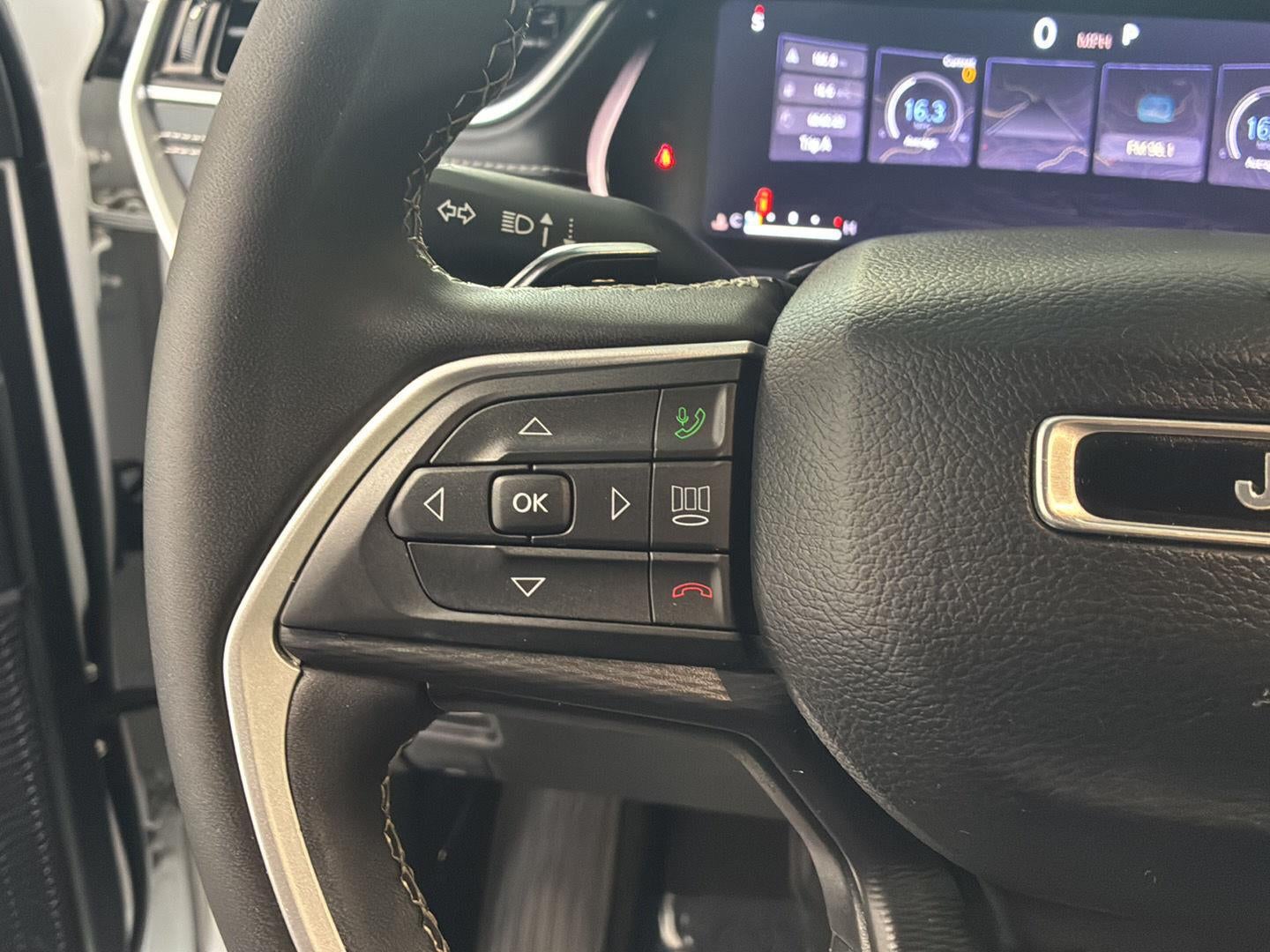 2023 Jeep Grand Cherokee L Laredo