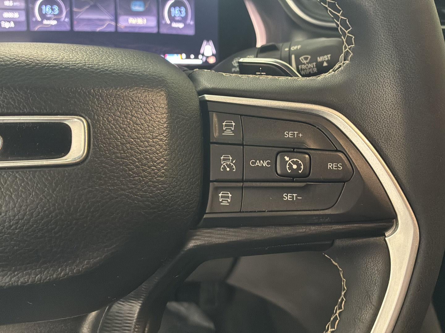 2023 Jeep Grand Cherokee L Laredo
