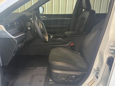 2026 Jeep Grand Cherokee L Laredo Altitude