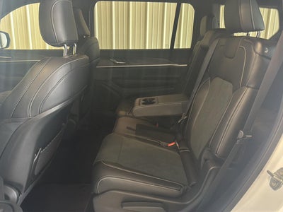 2026 Jeep Grand Cherokee L Laredo Altitude