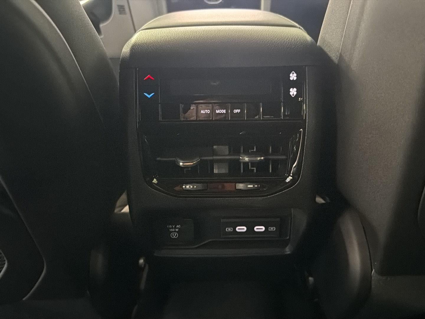 2026 Jeep Grand Cherokee L Laredo Altitude