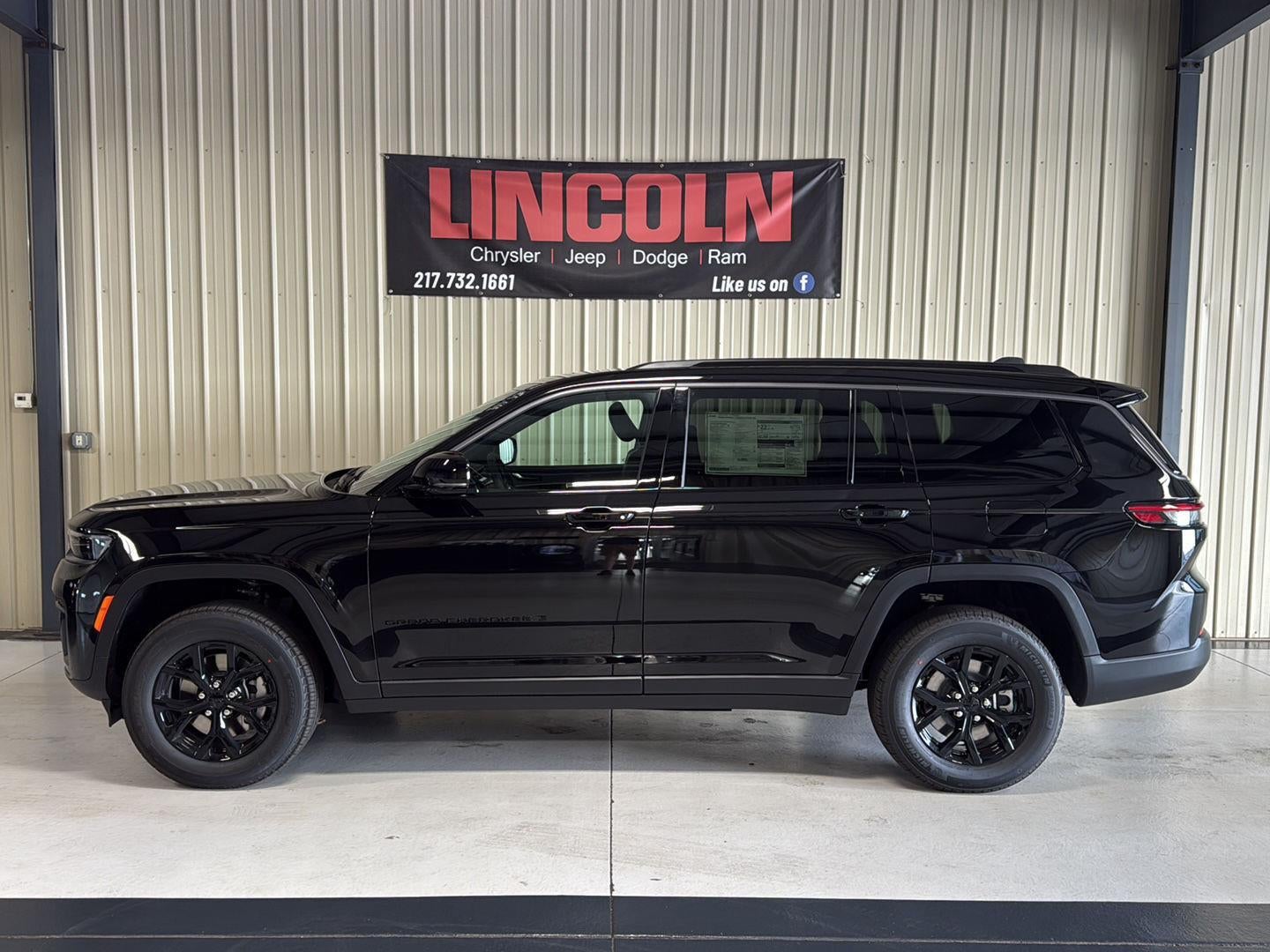 2026 Jeep Grand Cherokee L Laredo Altitude