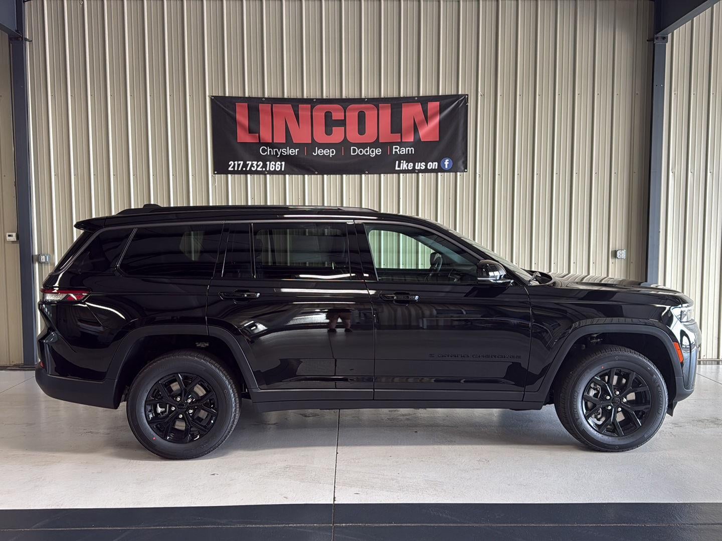 2026 Jeep Grand Cherokee L Laredo Altitude