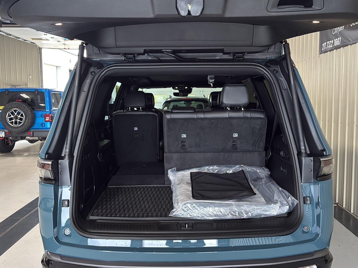 2027 Jeep Grand Wagoneer 4X4