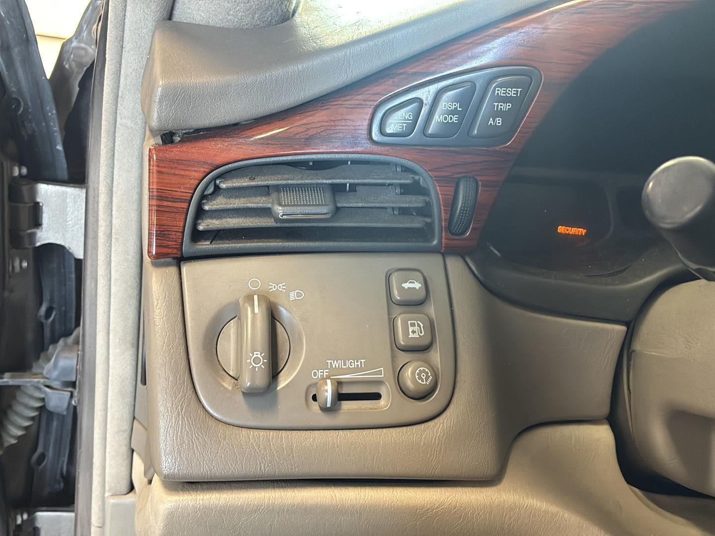 2002 Cadillac DeVille SEDAN