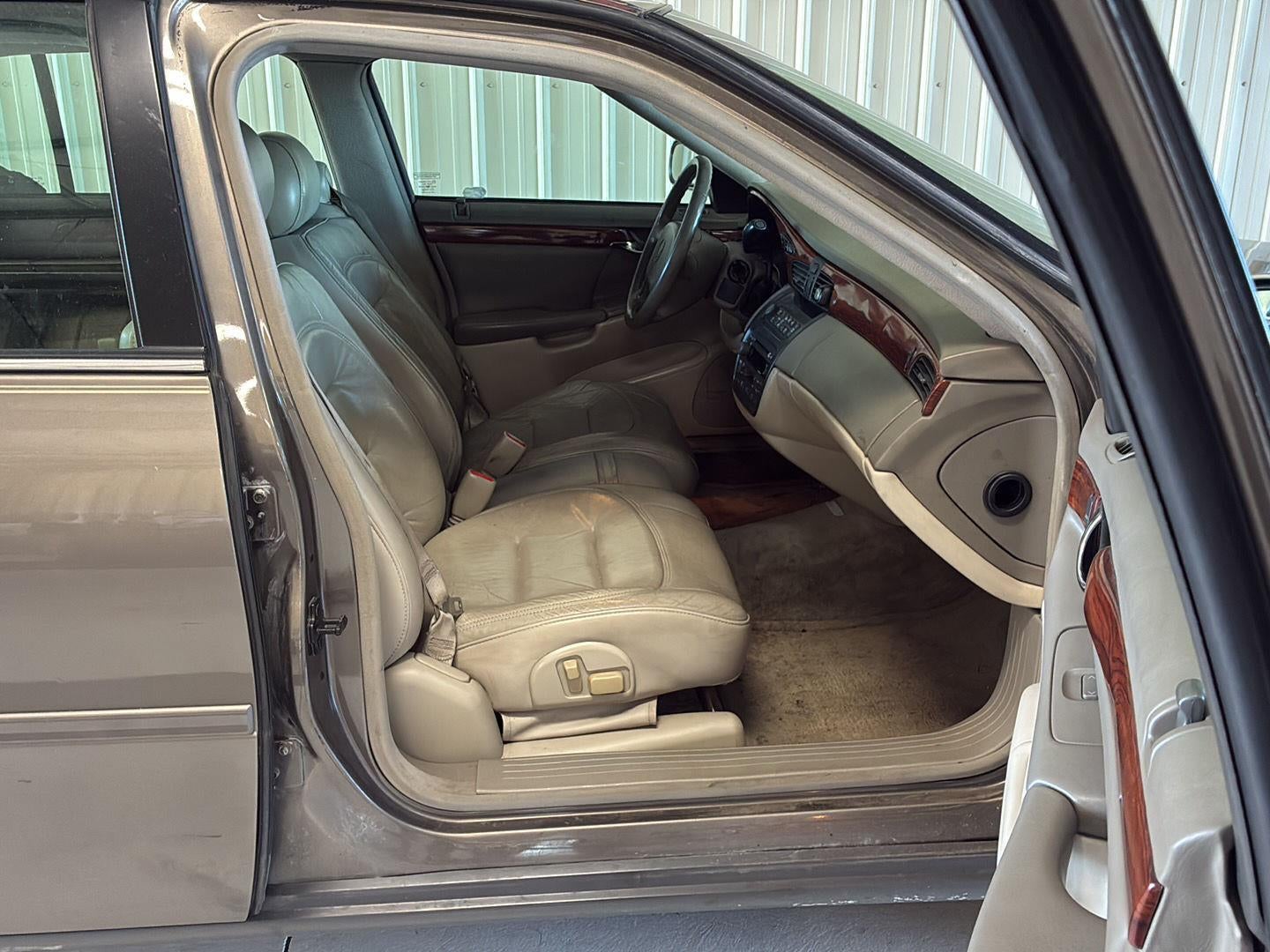 2002 Cadillac DeVille SEDAN