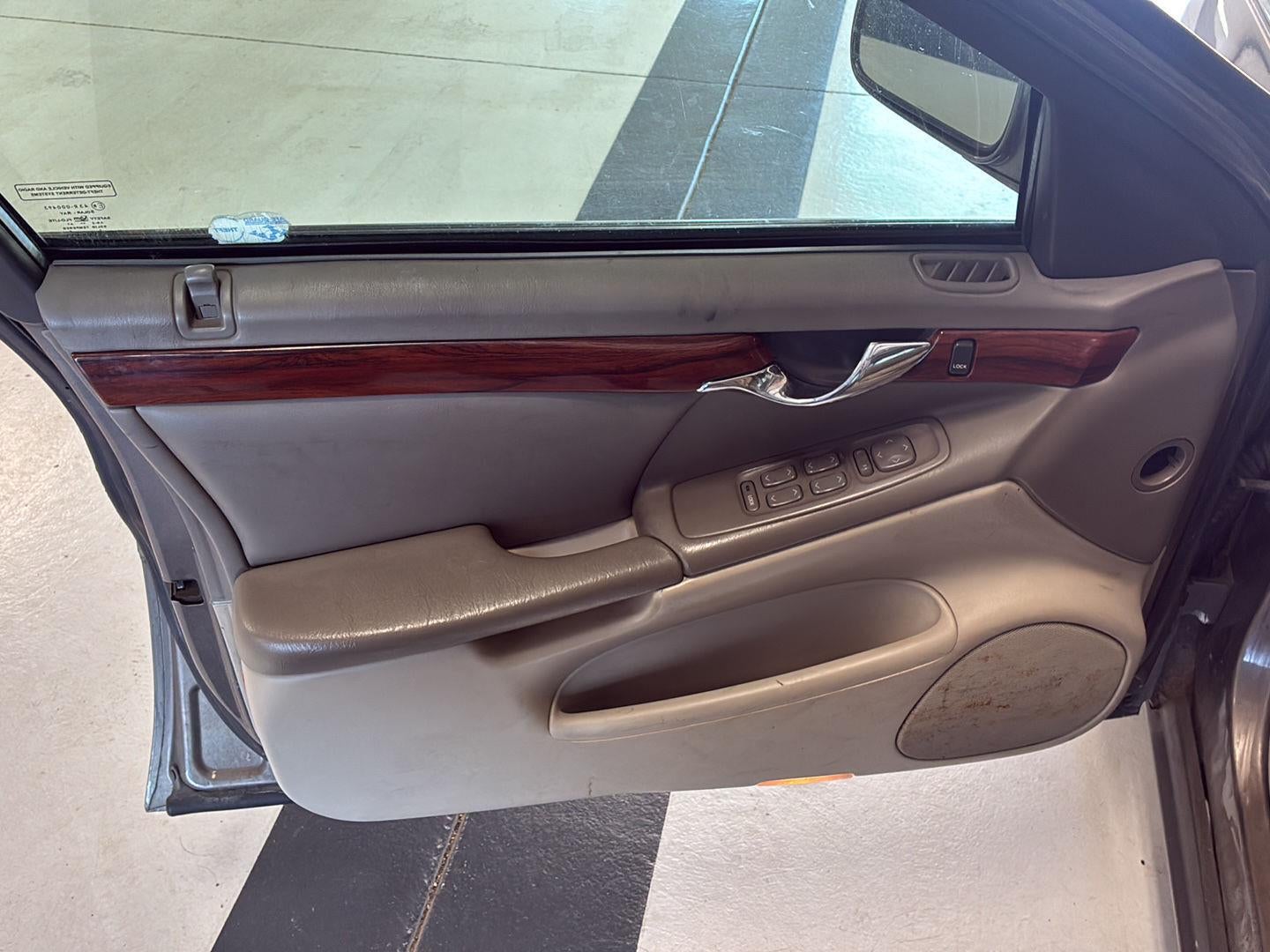 2002 Cadillac DeVille SEDAN