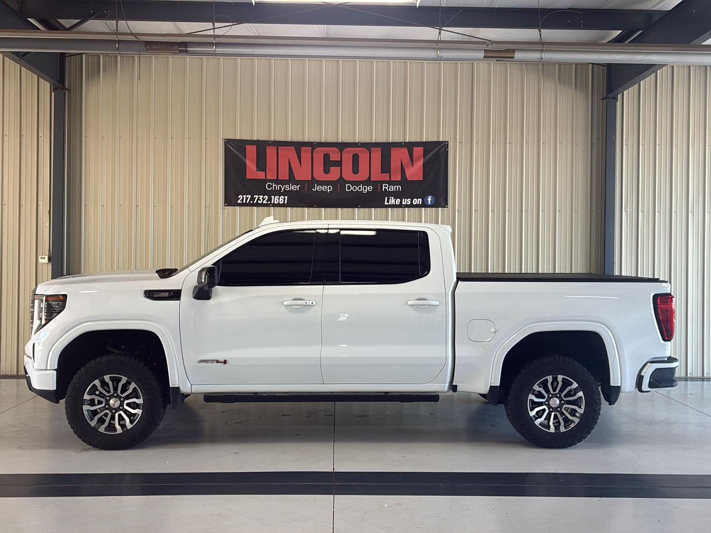 2023 GMC Sierra 1500 AT4