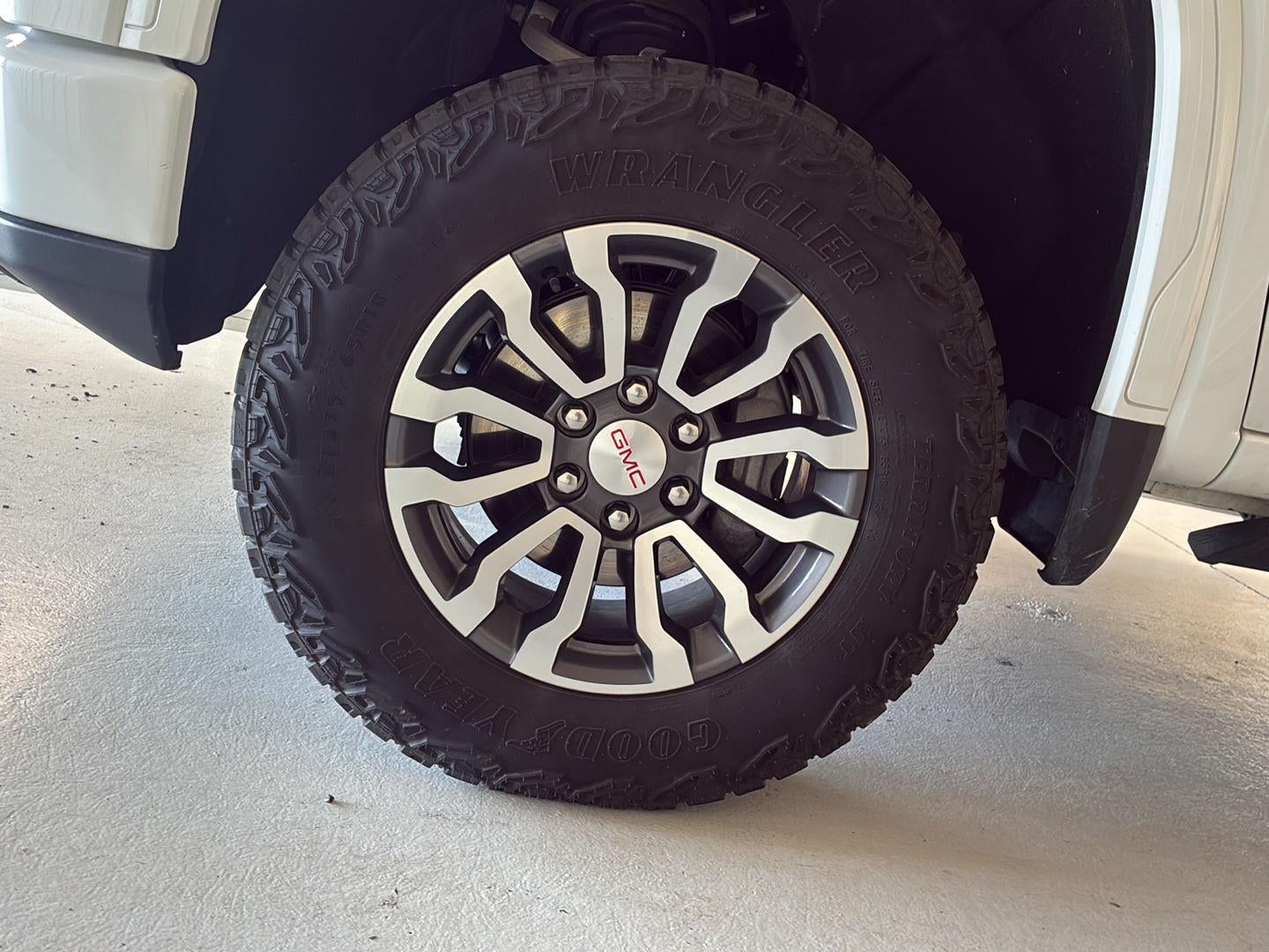 2023 GMC Sierra 1500 AT4