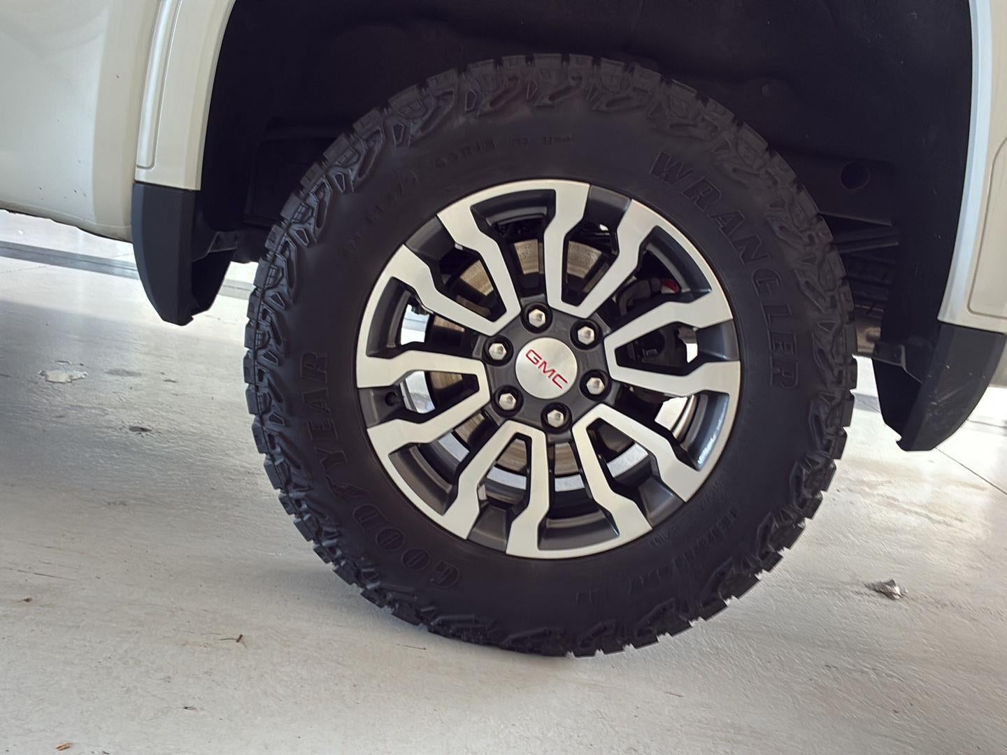 2023 GMC Sierra 1500 AT4