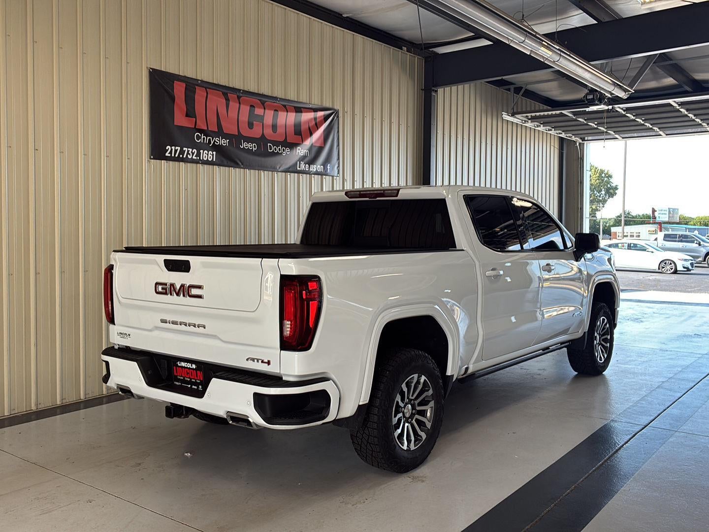 2023 GMC Sierra 1500 AT4