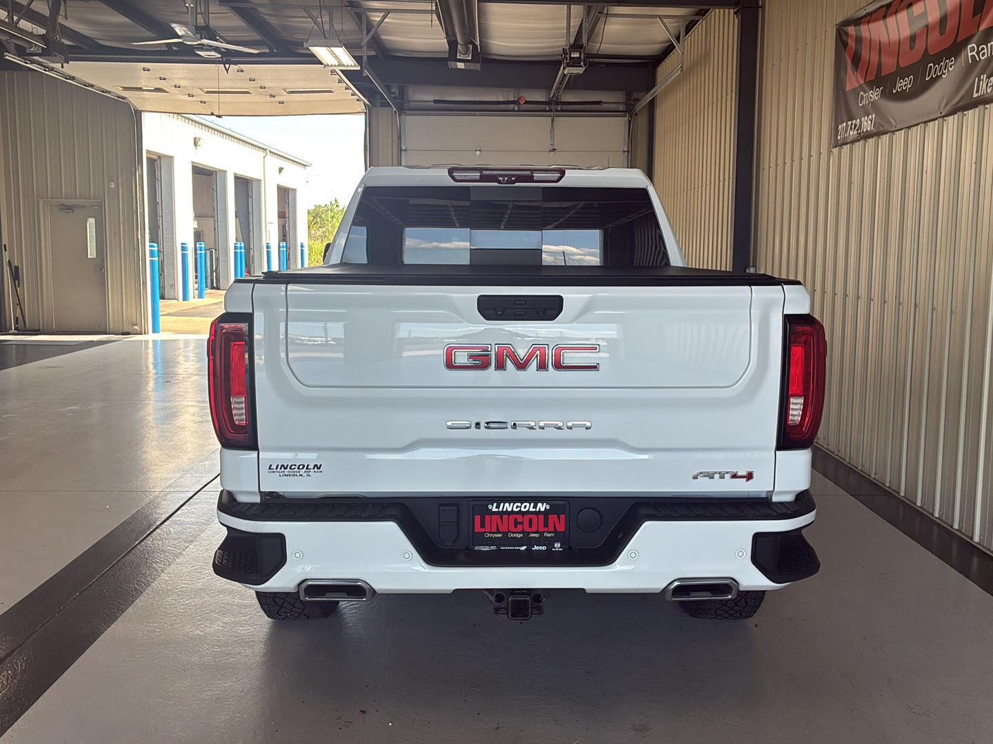 2023 GMC Sierra 1500 AT4