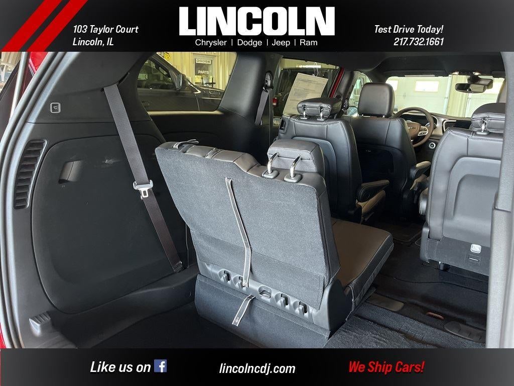 2026 Chrysler Pacifica Select