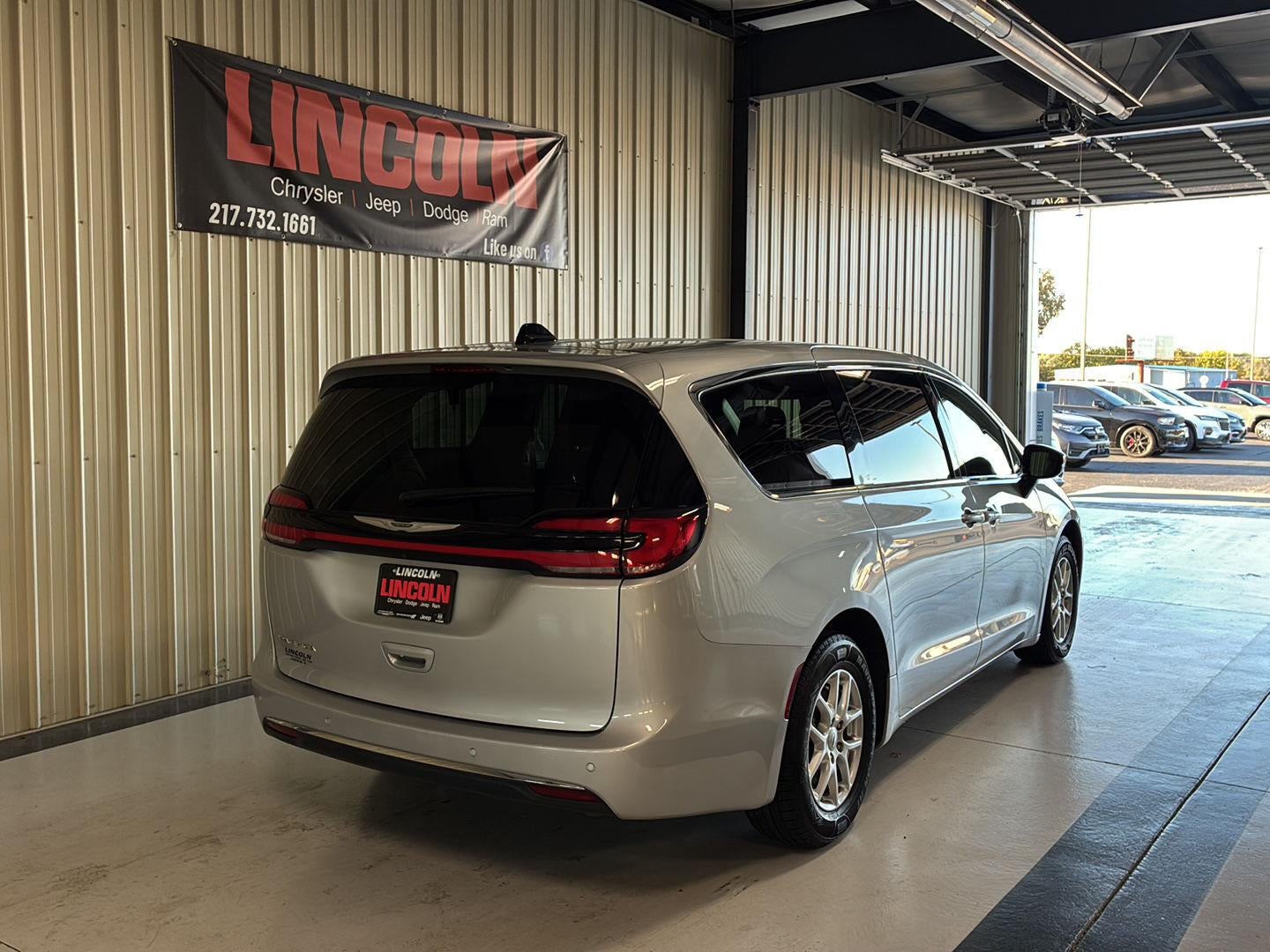 2024 Chrysler Pacifica Touring L